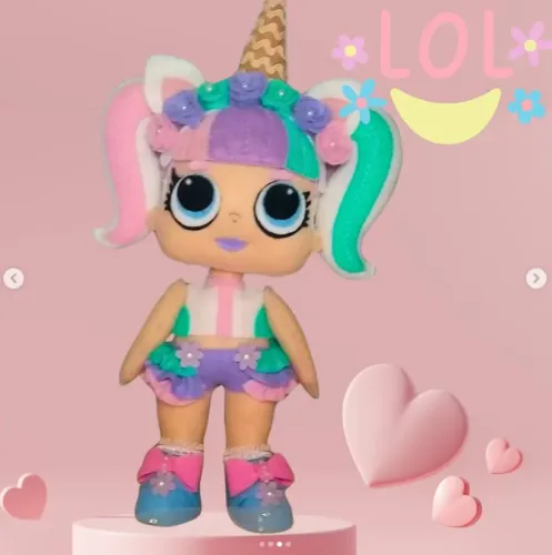 A boneca LOL
