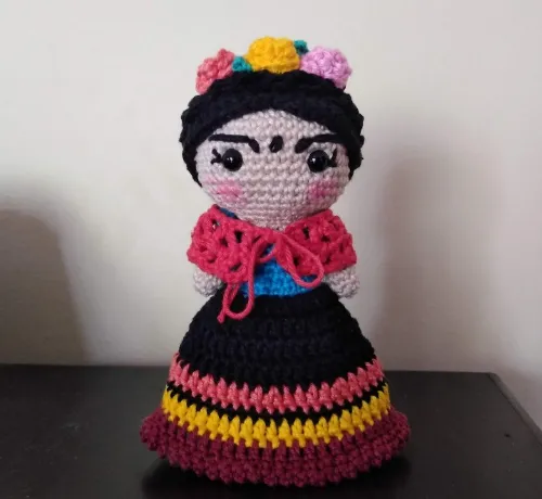 Frida Kahlo boneca Amigurumi