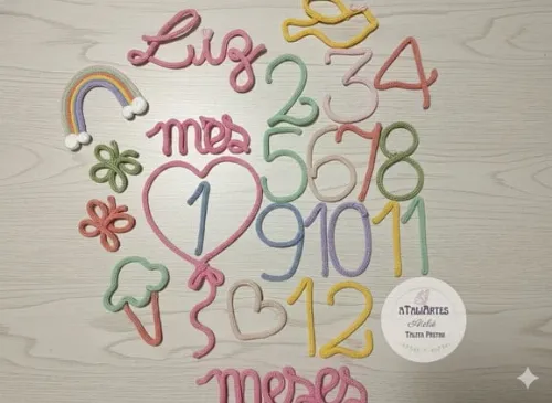 Kit Mêsversário menina com 6 Desenhos + Nome de tricotin