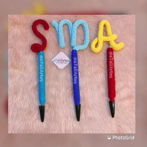02 Unds Caneta Personalizada em Tricotin Desenho ou Letra