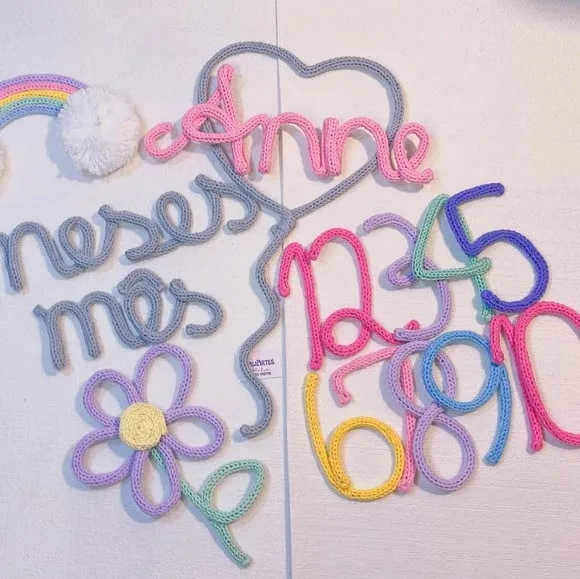 Kit Mêsversário Menina 03 Desenhos Personalizado Tricotin