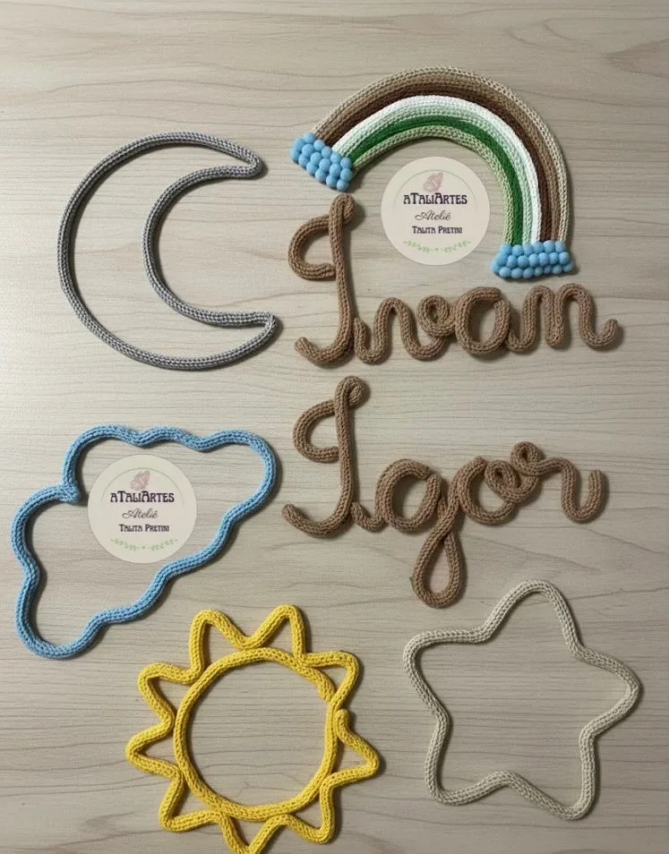 Decoração para quarto infantil - 6 peças personalizadas em tricotin