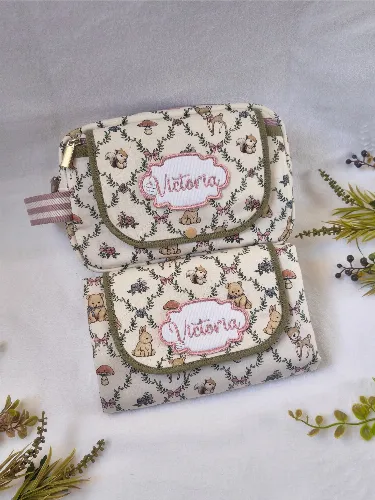 Porta Fraldas Personalizado com Trocador Portátil, Kit Higiene para Bebê com Nome Bordado, Organizador de Bolsa Maternidade