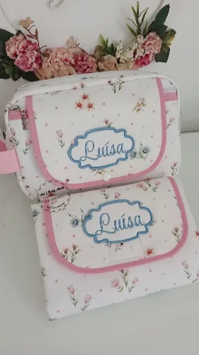 Porta Fraldas Personalizado com Trocador Portátil – Kit Higiene para Bebê com Nome Bordado, Organizador de Bolsa Maternidade