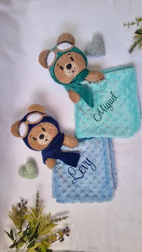 Naninha Personalizada Ursinho Aviador Nome Bordado Manta de Apego para Bebê com Bichinho de Pelúcia