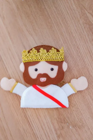 Broche Jesus em Feltro
